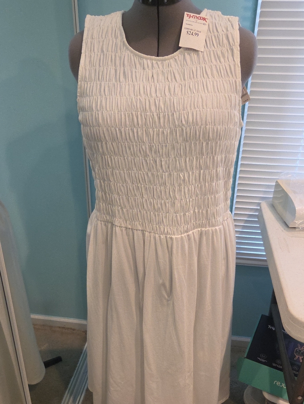 T Tahari White Sleeveless Smocked Waist Dress